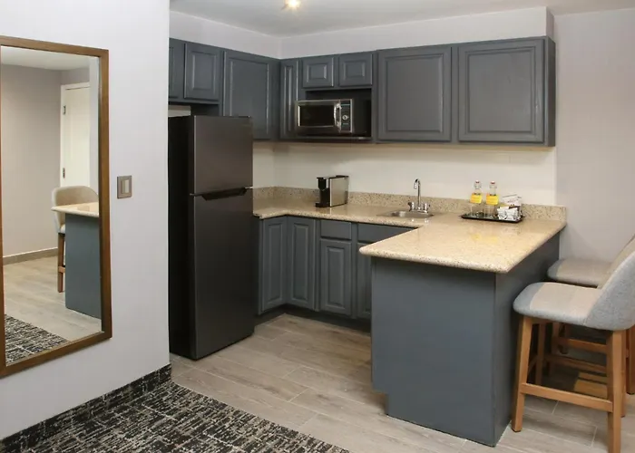 CoSuites Saltillo Hotel